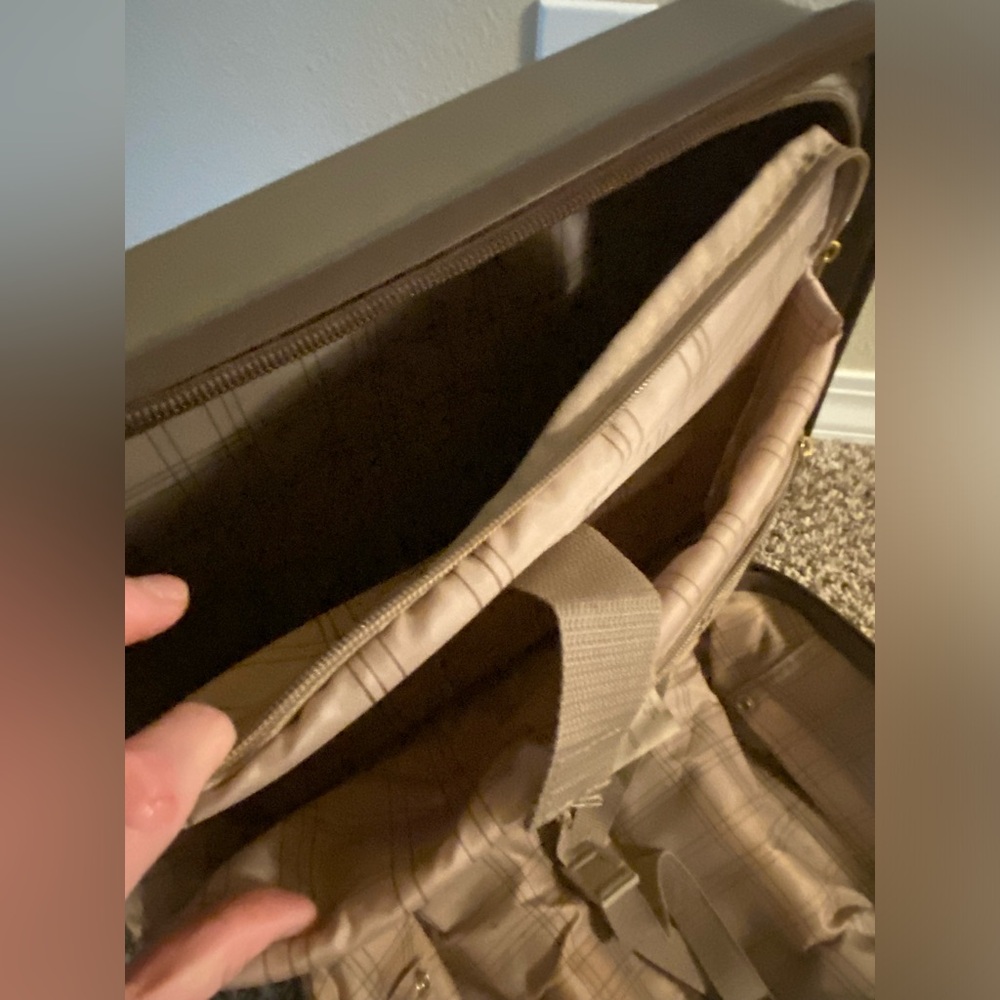 London Fog Brentwood Hard Case Side Carry-On Rolling Suitcase Tan 14” *cracked - Picture 9 of 9